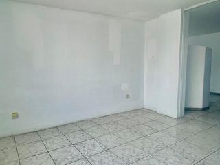 Foto 7 de Oficina en alquiler  en la 6 de Diciembre