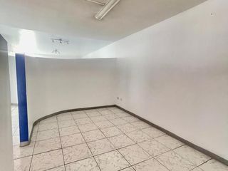 Foto 6 de Oficina en alquiler  en la 6 de Diciembre