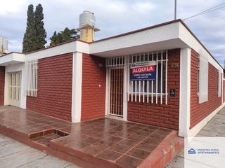 Foto 12 de Casa en alquiler de 3 dormitorios en Luzuriaga