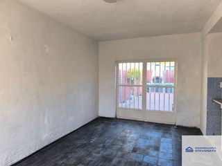 Foto 9 de Casa en alquiler de 3 dormitorios en Luzuriaga