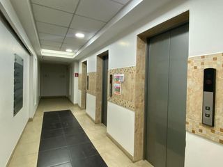 Foto 3 de RENTA AMPLIA OFICINA EN EL MEJOR SECTOR COMERCIAL DE QUITO - 12 DE OCTUBRE