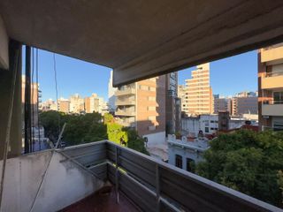 Foto 12 de Departamento 3. Cocina separada. Balcon al frente. Centro