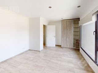 Foto 48 de Triplex de 4 Ambientes a estrenar en Villa Primera, parrilla y patio
