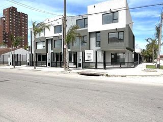 Foto 69 de Triplex de 4 Ambientes a estrenar en Villa Primera, parrilla y patio