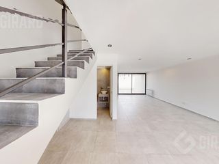 Foto 6 de Triplex de 4 Ambientes a estrenar en Villa Primera, parrilla y patio