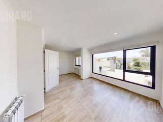 Foto 14 de Triplex de 4 Ambientes a estrenar en Villa Primera, parrilla y patio