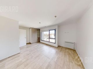 Foto 53 de Triplex de 4 Ambientes a estrenar en Villa Primera, parrilla y patio