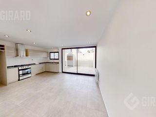 Foto 11 de Triplex de 4 Ambientes a estrenar en Villa Primera, parrilla y patio