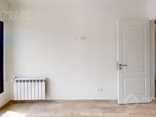 Foto 46 de Triplex de 4 Ambientes a estrenar en Villa Primera, parrilla y patio