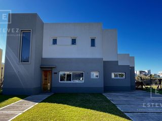 Foto 3 de Casa a la laguna en venta, Barrio Cerrado, Escobar