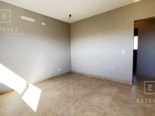 Foto 33 de Casa a la laguna en venta, Barrio Cerrado, Escobar