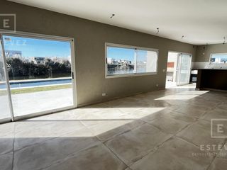 Foto 13 de Casa a la laguna en venta, Barrio Cerrado, Escobar