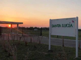 Foto 1 de Hermoso lote en Barrio Santa Lucía con opción de financiación, Pilar del Este.