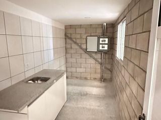 Foto 5 de Nave Industrial - Galpon  2100 m2 cubiertos -  El Pato - Berazategui - ALQUILER