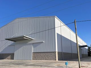 Foto 2 de Nave Industrial - Galpon  2100 m2 cubiertos -  El Pato - Berazategui - ALQUILER