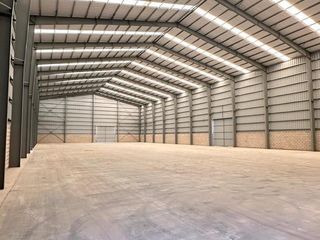 Foto 3 de Nave Industrial - Galpon  2100 m2 cubiertos -  El Pato - Berazategui - ALQUILER