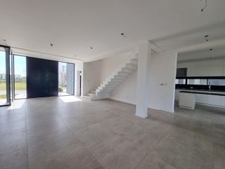 Foto 3 de NORDELTA - Excelente casa de diseño moderno y funcional en venta a estrenar en Carpinchos