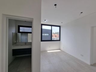 Foto 11 de NORDELTA - Excelente casa de diseño moderno y funcional en venta a estrenar en Carpinchos