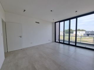 Foto 23 de NORDELTA - Excelente casa de diseño moderno y funcional en venta a estrenar en Carpinchos
