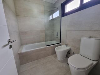 Foto 15 de NORDELTA - Excelente casa de diseño moderno y funcional en venta a estrenar en Carpinchos