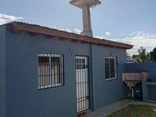 Foto 2 de Casa en venta - 2 Dormitorios 1 Baño - Mar del Tuyú