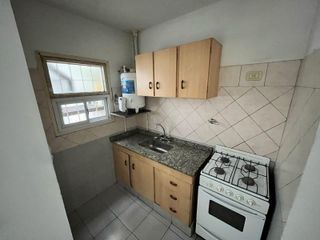 Foto 4 de Departamento en de un dormitorio en Alquiler en Italia al 2100