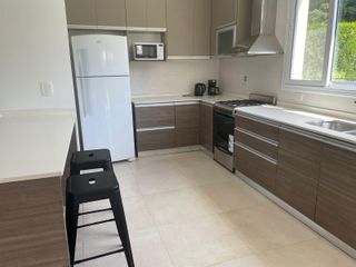 Foto 5 de Acacias Blancas | Venta | Casa de 5 ambientes en uno de los mejores lotes del barrio