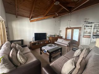 Foto 6 de VENDE HERMOSA CASA Ubicada en Barrio Semiprivado Monteverdi, Godoy C.