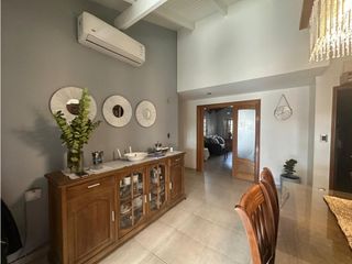 Foto 5 de VENDE HERMOSA CASA Ubicada en Barrio Semiprivado Monteverdi, Godoy C.