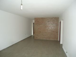 Foto 5 de BÂ° AMEGHINO SUR, DEPARTAMENTO PLANTA BAJA, LINDA ZONA.-