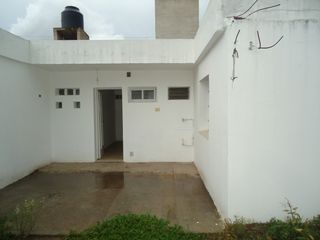 Foto 12 de BÂ° AMEGHINO SUR, DEPARTAMENTO PLANTA BAJA, LINDA ZONA.-
