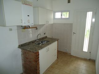Foto 8 de BÂ° AMEGHINO SUR, DEPARTAMENTO PLANTA BAJA, LINDA ZONA.-