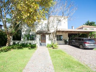 Foto 1 de Casa en alquiler amoblada, muy cálida y luminosa.