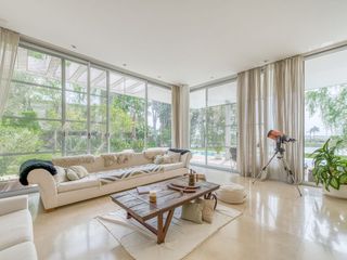 Foto 1 de VENTA CASA SANTA CATALINA LOTE DOBLE AL RÍO TIGRE