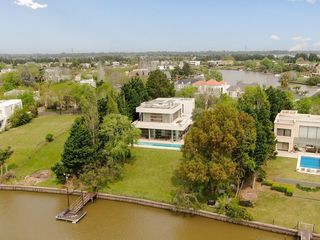 Foto 4 de VENTA CASA SANTA CATALINA LOTE DOBLE AL RÍO TIGRE