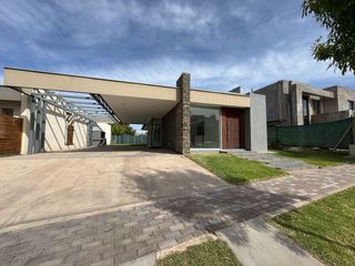 Foto 2 de Casa de 3 habitaciones en Maipú - Barrio Privado