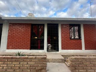 Foto 1 de VENTA CASA Y DEPARTAMENTO EN GODOY CRUZ