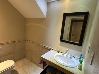 Foto 12 de Venta Casa de 5 ambientes con Pileta en Liniers