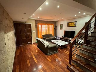 Foto 9 de Venta Casa de 5 ambientes con Pileta en Liniers