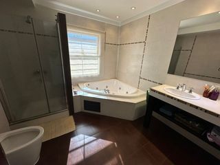 Foto 17 de Venta Casa de 5 ambientes con Pileta en Liniers