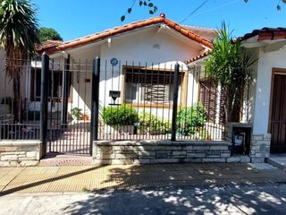 Foto 1 de Casa 4 ambientes c/patio y pileta APTA CREDITO