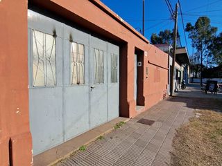 Foto 1 de VENTA CASA 2 DORMITORIOS A REFACCIONAR CON PATIO