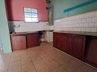 Foto 4 de VENTA CASA 2 DORMITORIOS A REFACCIONAR CON PATIO