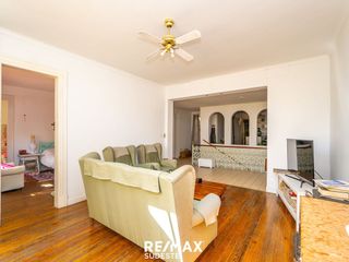 Foto 5 de Amplia Casa en venta en altos