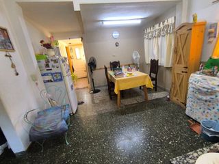Foto 7 de Venta Casa 4 ambientes + depto 1 ambiente Quequén