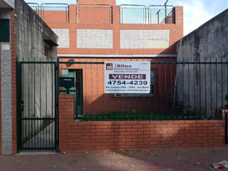 Foto 1 de Casa Multifamiliar con Local. OPORTUNIDAD!!