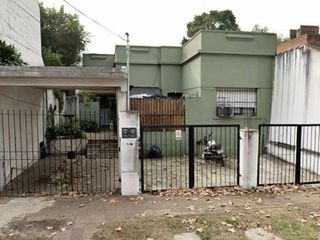 Foto 1 de VENTA EN BLOQUE - CASA 3 VIVIENDAS Y COCHERAS POTENCIAL INVE