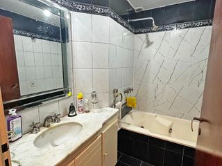 Foto 7 de CASA DE 4 AMBIENTES CON PARQUE Y QUINCHO EN EL CENTRO DE VIL