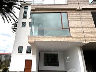 Foto 2 de Se vende casa a estrenar en conjunto 164m², 4 Dorm., 2 garajes, sector Capelo $125.000