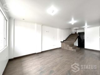 Foto 4 de Se vende casa en conjunto sin adosamiento 247 m², 4 Dorm., 2 Garajes, sector Ushimana, $135.000